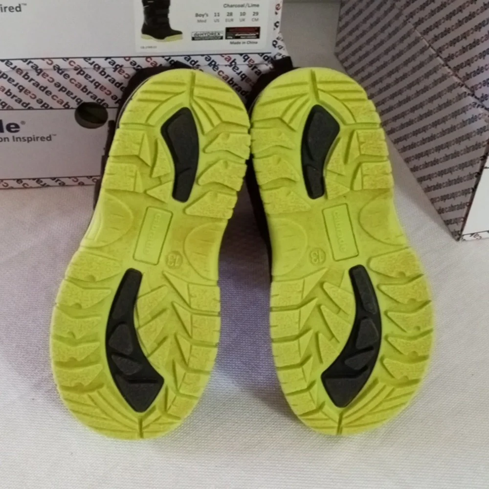 CABRADE Kinglet Boys,Black, Charcoal and Lime Kids  Winter Boots